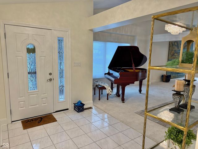 2407 Caramore Circle, Anderson, IN 46011