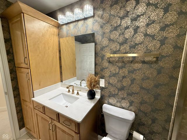 2407 Caramore Circle, Anderson, IN 46011