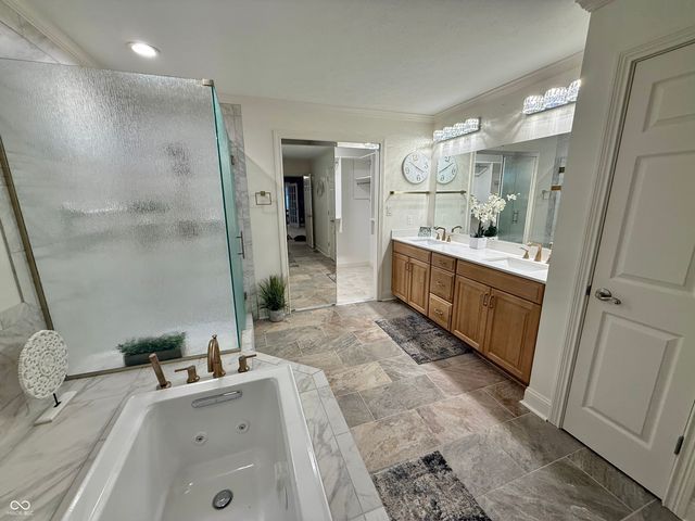 2407 Caramore Circle, Anderson, IN 46011