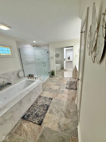 2407 Caramore Circle, Anderson, IN 46011