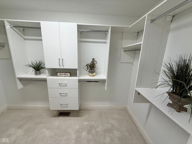 2407 Caramore Circle, Anderson, IN 46011