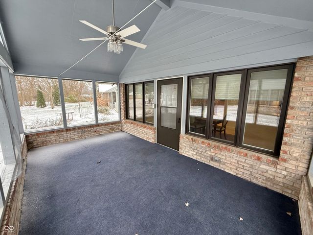 2407 Caramore Circle, Anderson, IN 46011