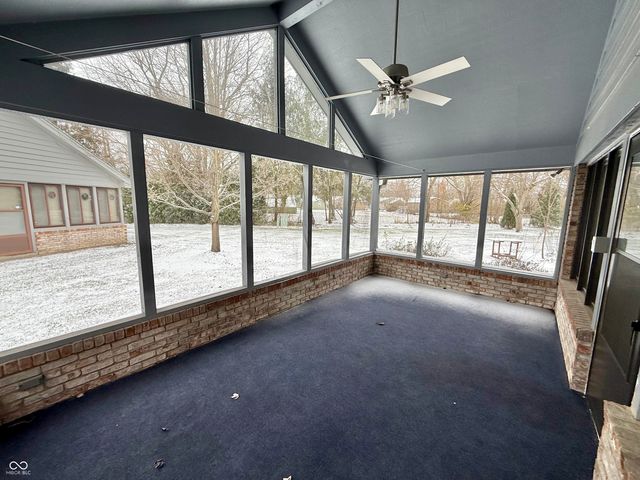 2407 Caramore Circle, Anderson, IN 46011