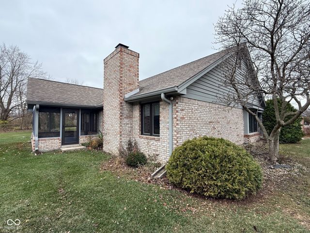 2407 Caramore Circle, Anderson, IN 46011