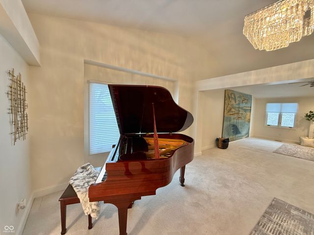 2407 Caramore Circle, Anderson, IN 46011