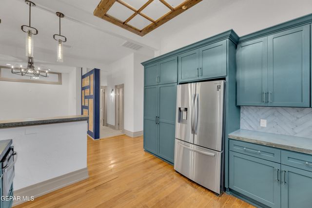 305 W RIO GRANDE Avenue, El Paso, TX 79902