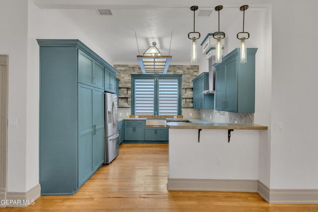 305 W RIO GRANDE Avenue, El Paso, TX 79902