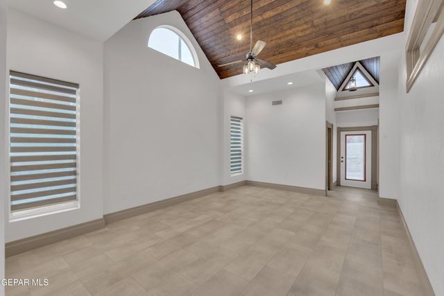 305 W RIO GRANDE Avenue, El Paso, TX 79902