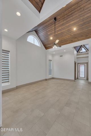 305 W RIO GRANDE Avenue, El Paso, TX 79902