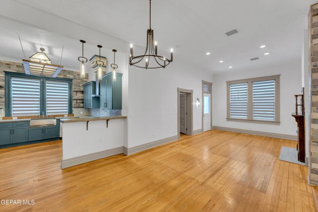 305 W RIO GRANDE Avenue, El Paso, TX 79902