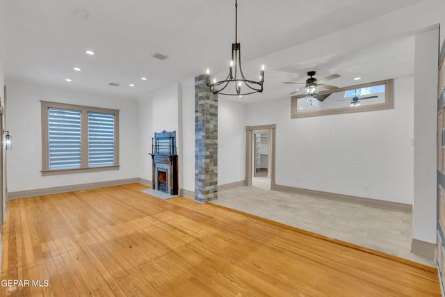 305 W RIO GRANDE Avenue, El Paso, TX 79902