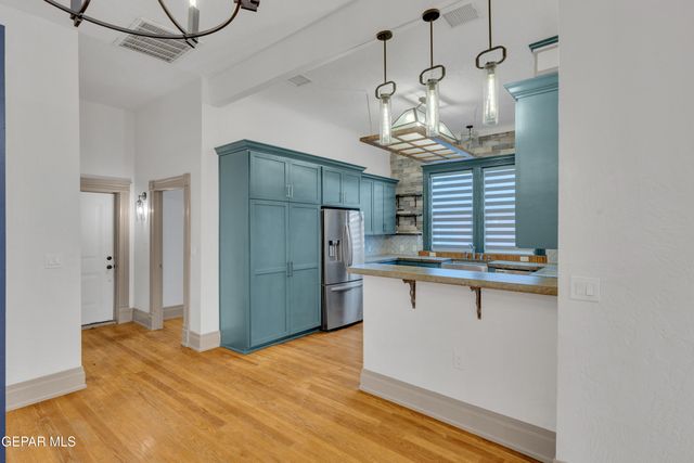 305 W RIO GRANDE Avenue, El Paso, TX 79902