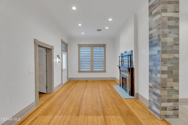 305 W RIO GRANDE Avenue, El Paso, TX 79902