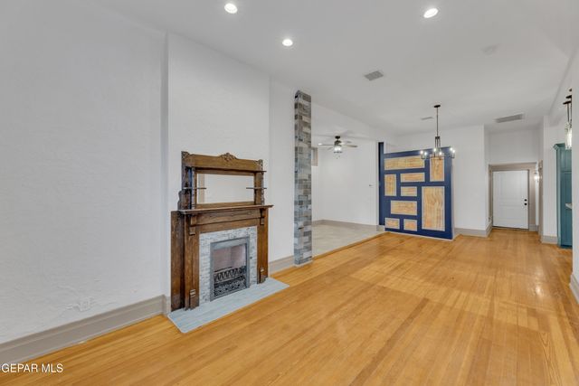 305 W RIO GRANDE Avenue, El Paso, TX 79902