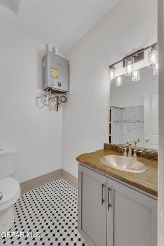 305 W RIO GRANDE Avenue, El Paso, TX 79902