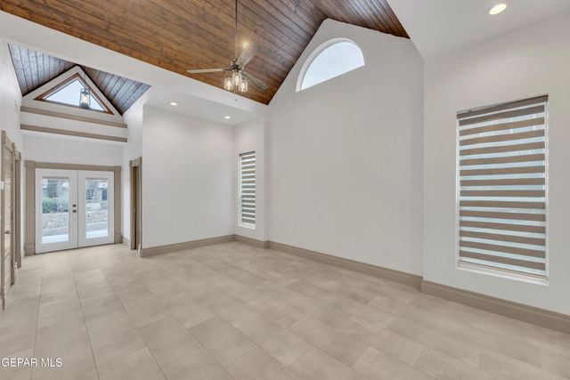 305 W RIO GRANDE Avenue, El Paso, TX 79902