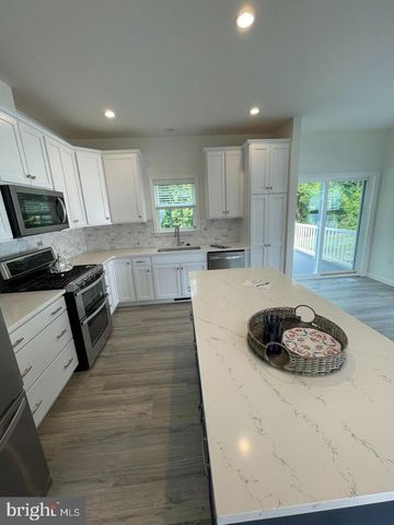 649 BLUE BELL SPRINGS DR, Blue Bell, PA 19422