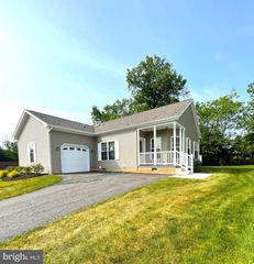 649 BLUE BELL SPRINGS DR, Blue Bell, PA 19422