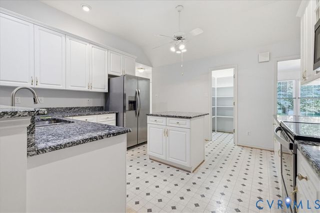 5801 Harbour Hill Pl, Midlothian, VA 23112