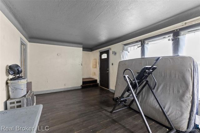 8155 Molena Street, Detroit, MI 48234