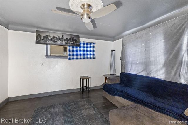 8155 Molena Street, Detroit, MI 48234