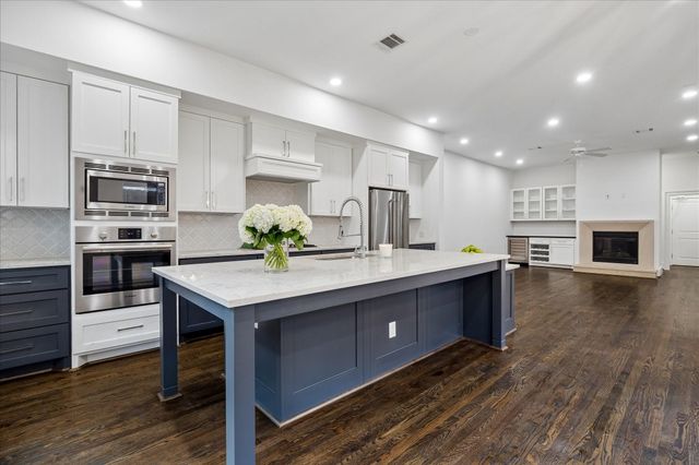 2017 Driscoll Street A, Houston, TX 77019