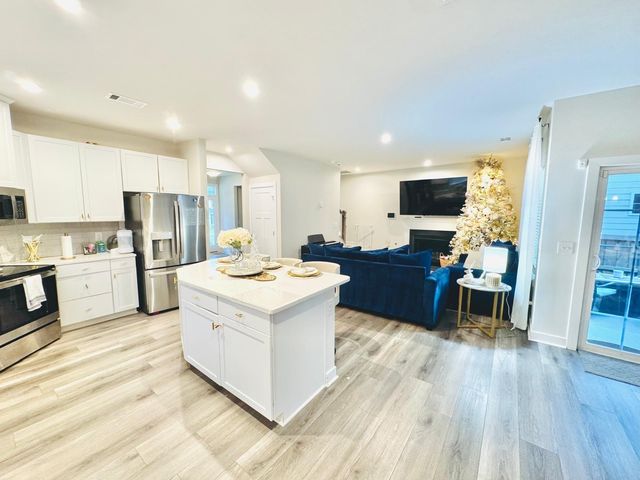 8221 Warbler Way, Brentwood, TN 37027