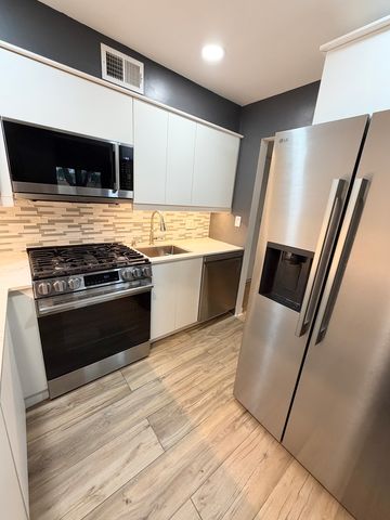 5300 Carriageway Drive 203, Rolling Meadows, IL 60008