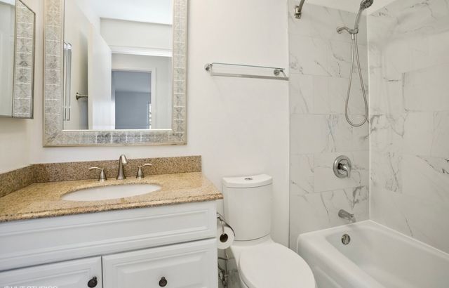 5300 Carriageway Drive 203, Rolling Meadows, IL 60008