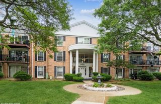 5300 Carriageway Drive 203, Rolling Meadows, IL 60008