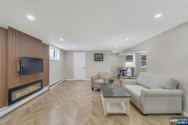 346 Hamilton Avenue, Glen Rock, NJ 07452