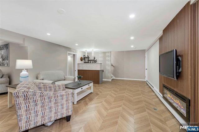 346 Hamilton Avenue, Glen Rock, NJ 07452