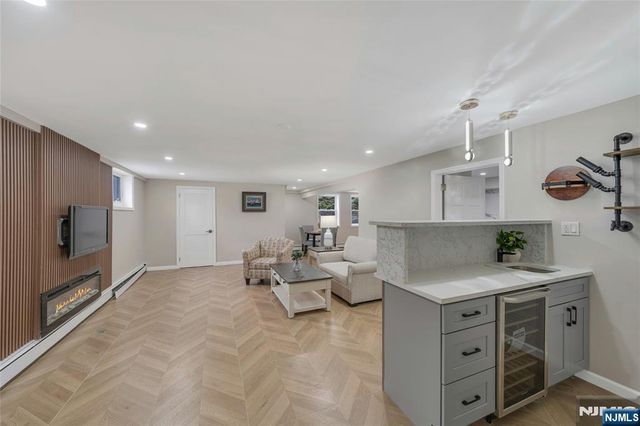 346 Hamilton Avenue, Glen Rock, NJ 07452