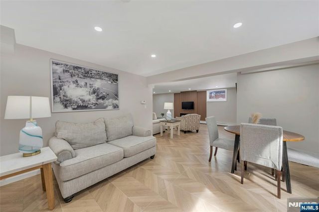 346 Hamilton Avenue, Glen Rock, NJ 07452