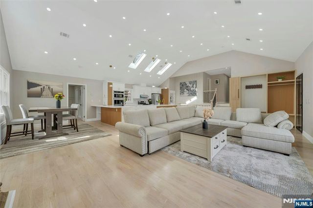 346 Hamilton Avenue, Glen Rock, NJ 07452