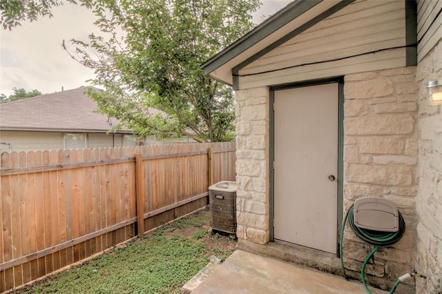 2211 Creekside C LN C, Georgetown, TX 78626