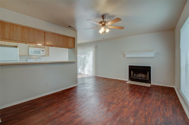2211 Creekside C LN C, Georgetown, TX 78626