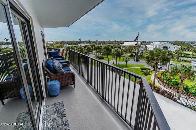 503 N Causeway Apt 202, New Smyrna Beach, FL 32169