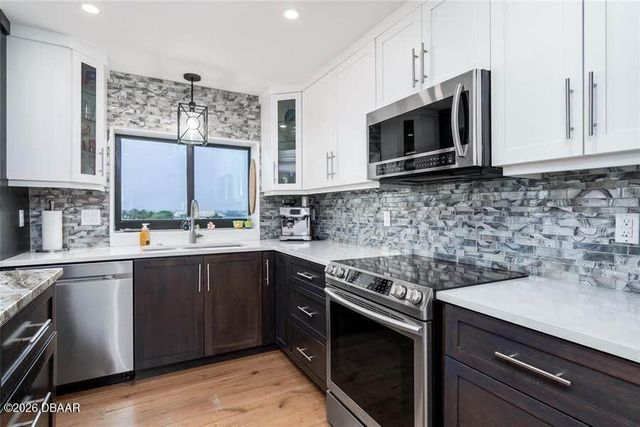503 N Causeway Apt 202, New Smyrna Beach, FL 32169