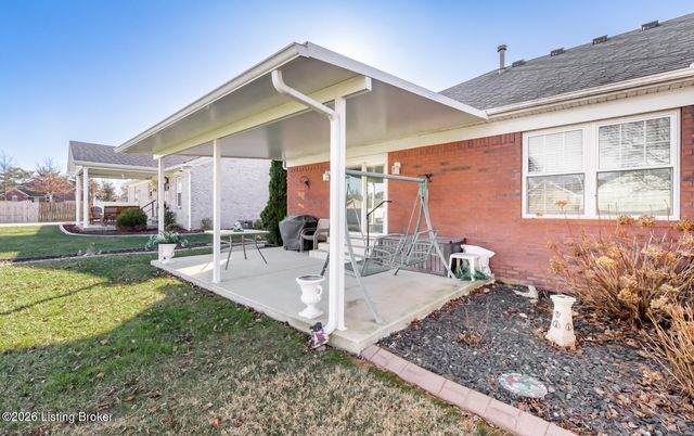 401 Bentwood Dr, Shepherdsville, KY 40165