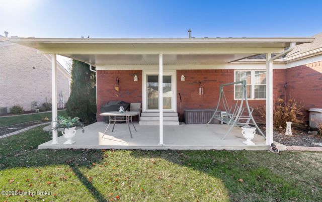 401 Bentwood Dr, Shepherdsville, KY 40165