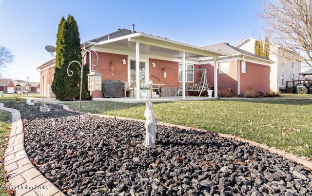 401 Bentwood Dr, Shepherdsville, KY 40165