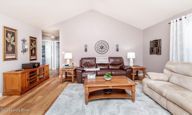 401 Bentwood Dr, Shepherdsville, KY 40165