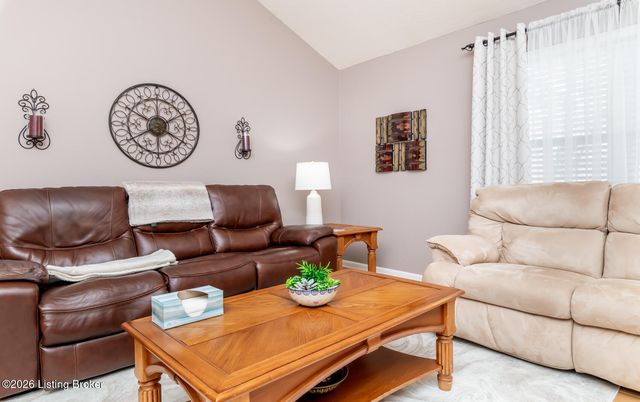 401 Bentwood Dr, Shepherdsville, KY 40165