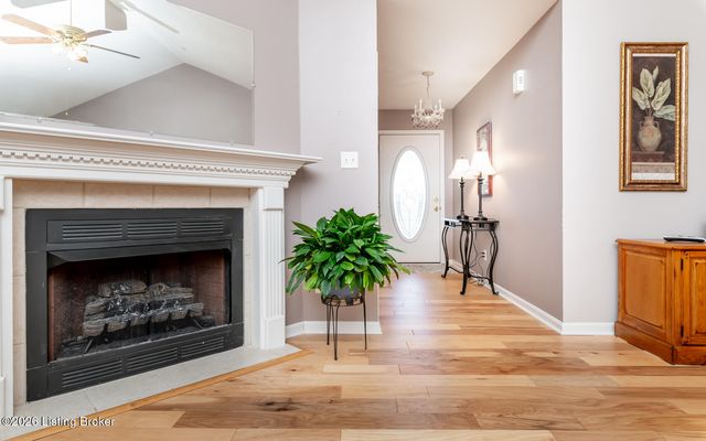 401 Bentwood Dr, Shepherdsville, KY 40165