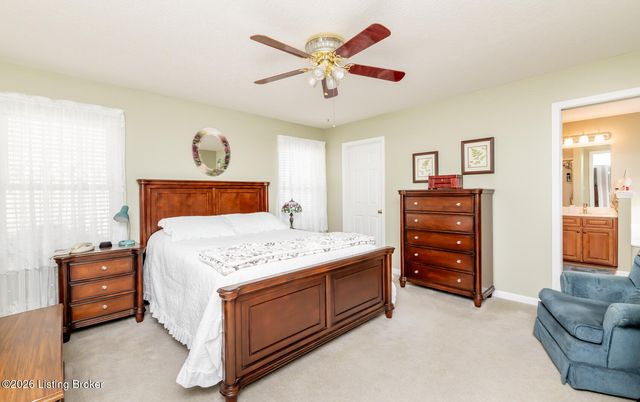 401 Bentwood Dr, Shepherdsville, KY 40165