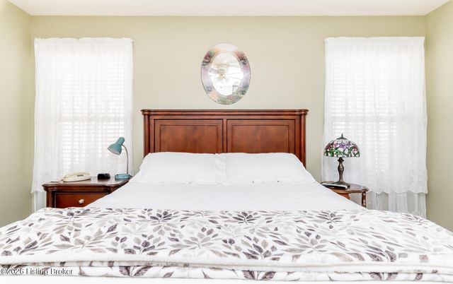 401 Bentwood Dr, Shepherdsville, KY 40165