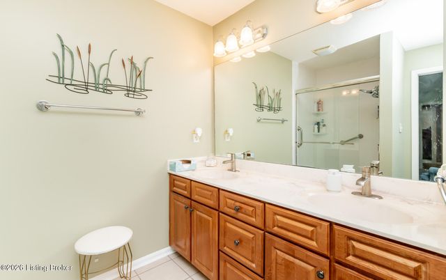 401 Bentwood Dr, Shepherdsville, KY 40165