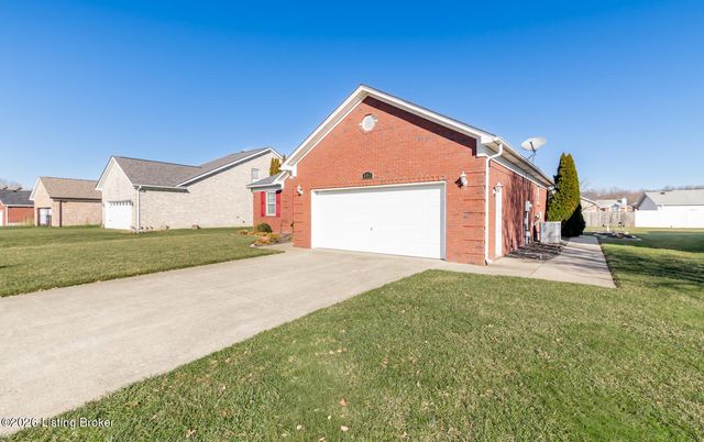 401 Bentwood Dr, Shepherdsville, KY 40165