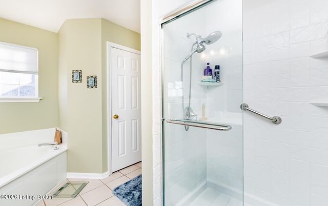 401 Bentwood Dr, Shepherdsville, KY 40165